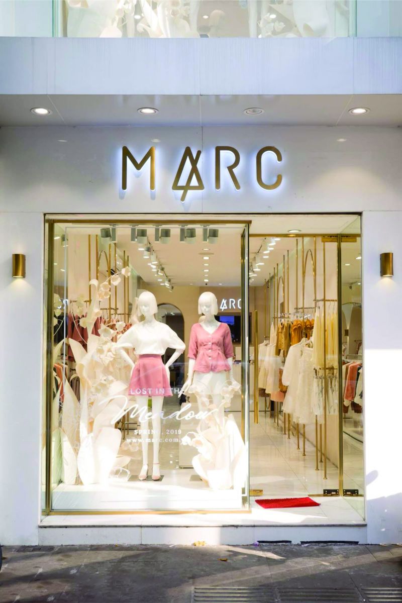 Thi công biển hiệu & trang trí trọn gói cửa hàng thời trang tại Hà Nội 