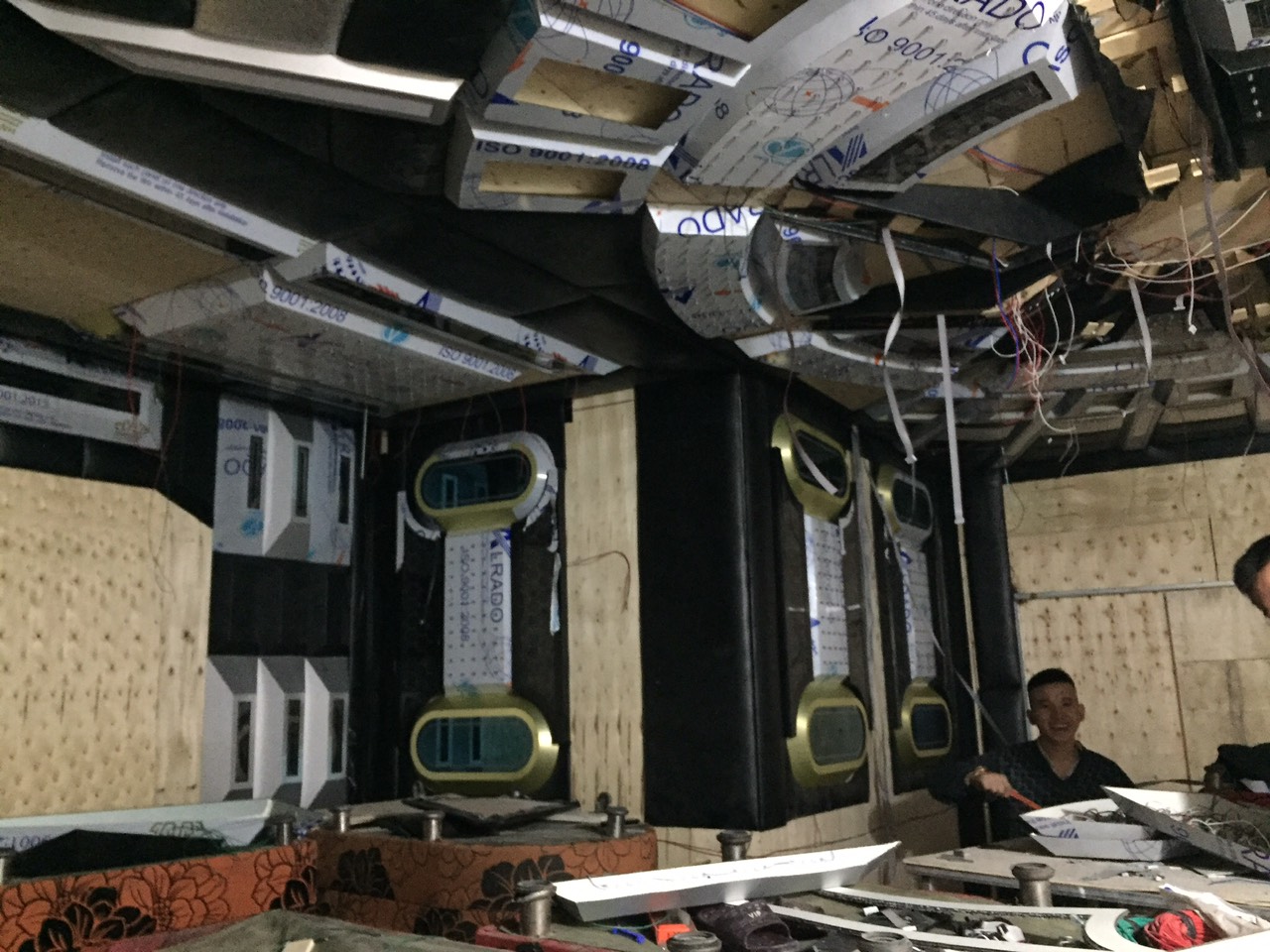 Hình ảnh đang thi công phòng hát karaoke
